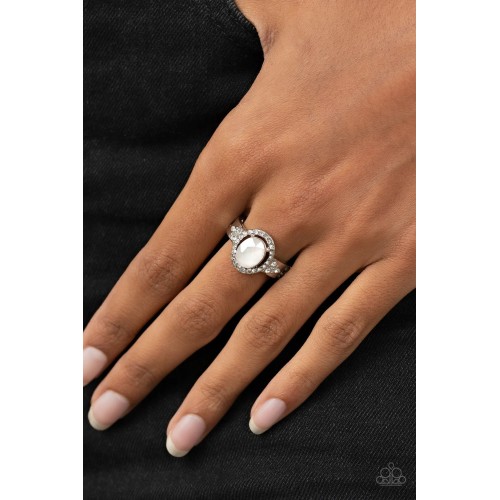 Dazzling I Do's White Ring Dazzling I Do's White Ring